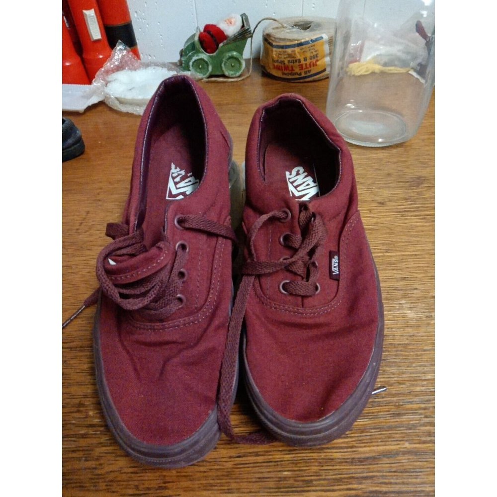 VANS Authentic Maroon Canvas Sz 7.5 Womens 6 Mens  Low-Top Skate Sneakers